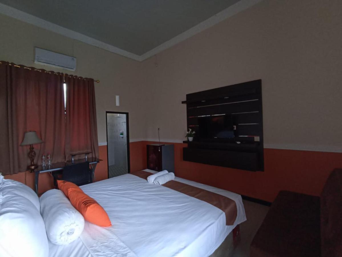 Hotel Grand Valonia à Jembel Extérieur photo